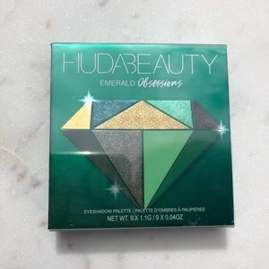 Huda Beauty Emerald Obsessions Eyeshadow Palette